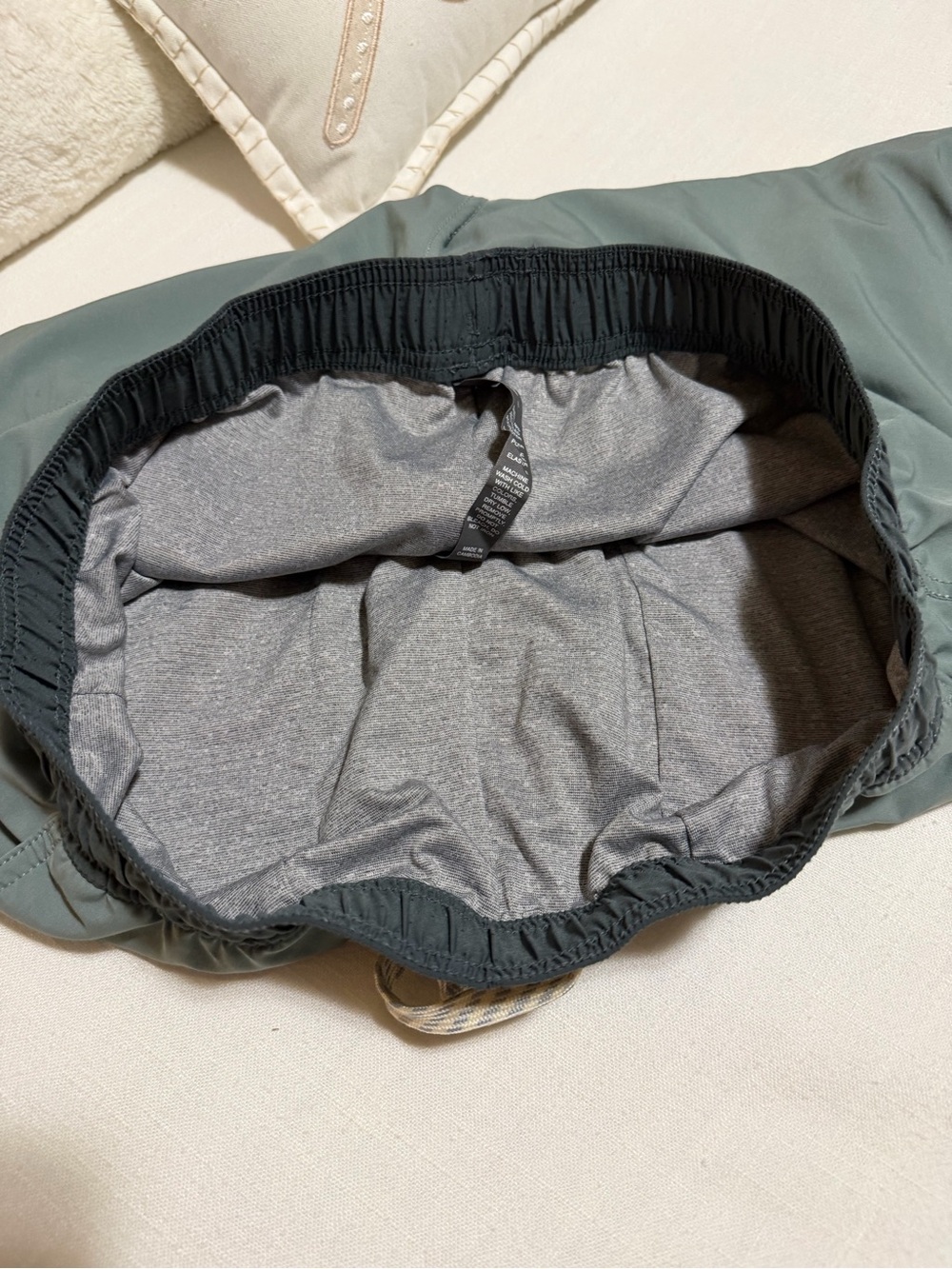 Vuori Kore Men’s Shorts size large - Picture 10 of 11